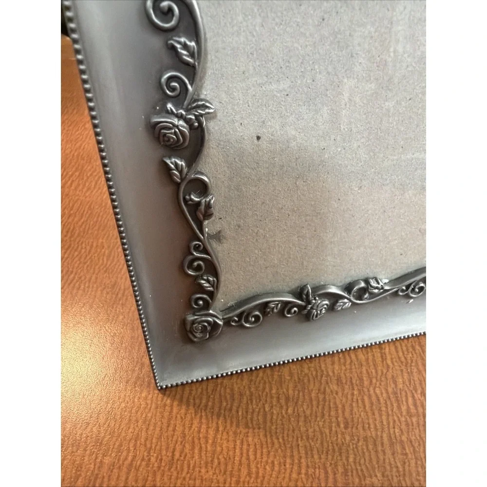 Decorel this pewter
